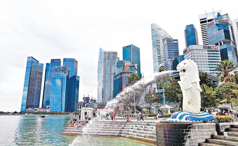 新加坡盡吸本港資源。