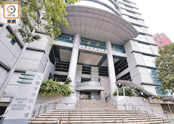 15歲女雞頭已被暫控一項「操控他人賣淫」及一項「導致賣淫」罪，案件今日在九龍城裁判法院提堂。