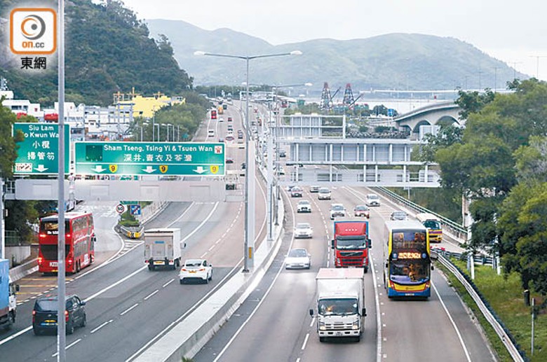 屯門公路去年發生246宗交通意外，即平均每三日有兩單事故。（陳德賢攝）