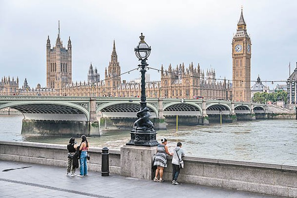 英國淨移入人口達50.4萬，包括7.6萬人來自香港。（Getty Images圖片）