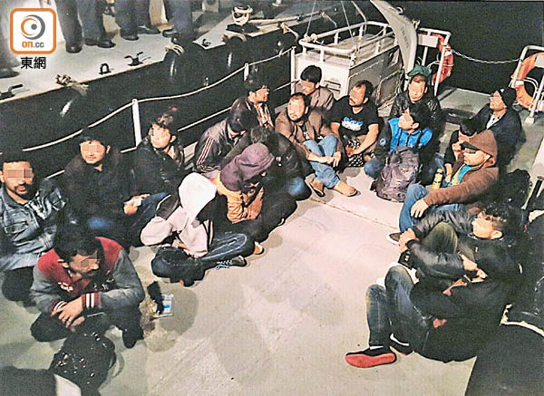 入境處會繼續與內地執法機關合作，從源頭堵截非華裔人士偷渡來港。