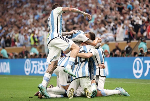 阿根廷球員在入球後興奮慶祝。（Getty Images圖片）
