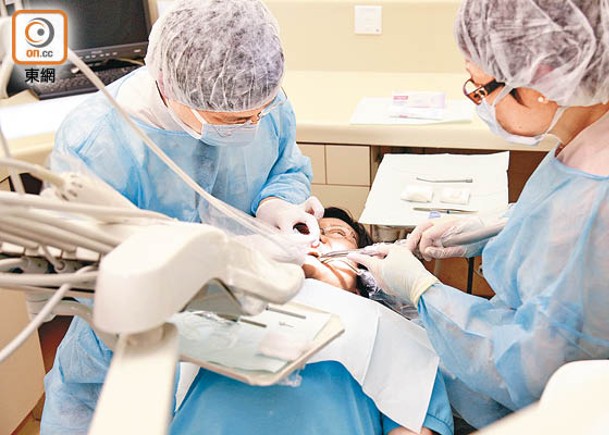 隱形牙套矯齒療程存在一定風險，有投訴人指牙齒劇痛及牙縫變闊等情況。
