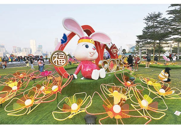 添馬公園幻彩花海  一家大細打卡