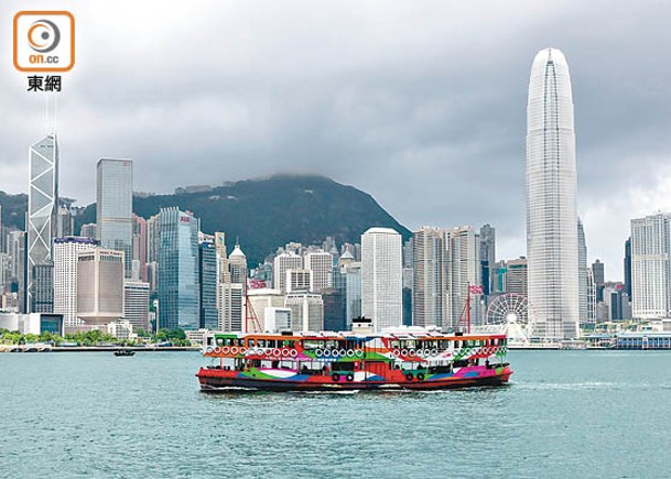 內地宣布下周一起全面與港澳通關後，往返香港機票瞬時搜索量增長7倍。