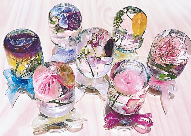 花藝玻璃瓶令花朵成為家居擺設。（由My Mysterious Aroma提供）