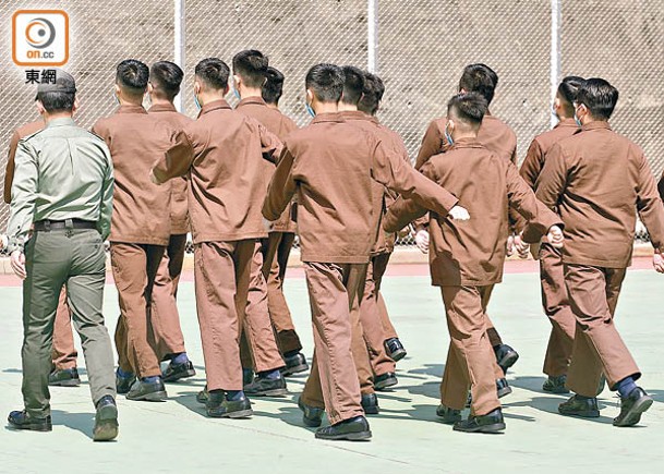 所有青少年在囚人士均需接受中式步操訓練。（李志湧攝）