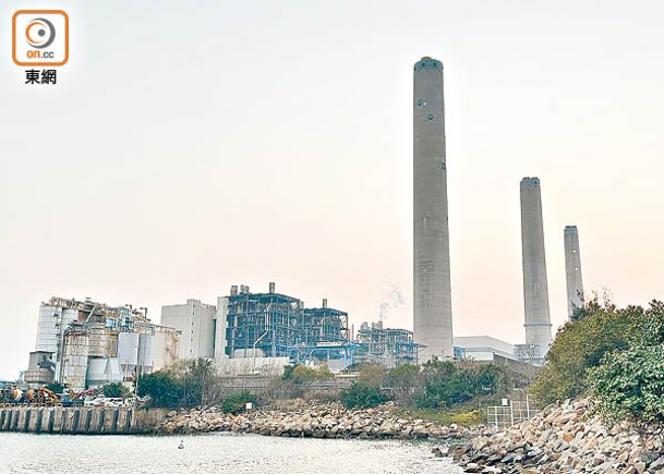 南丫島：港燈發電廠發生火警。（陳嘉傑攝）