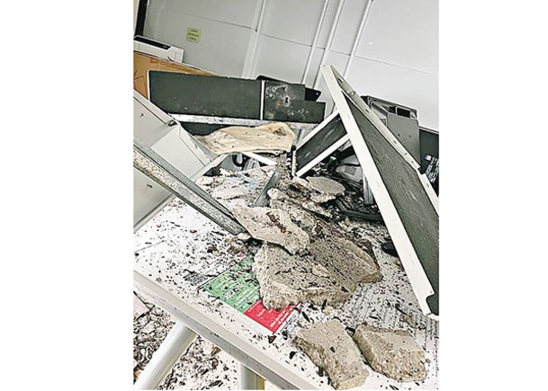 葵涌：葵涌醫院兒童及青少年精神科病房內的診症室，有假天花連石屎塌下。