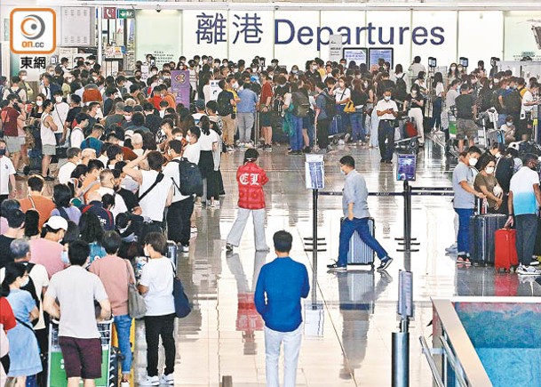 機場上月錄210萬人次旅客  飆24倍