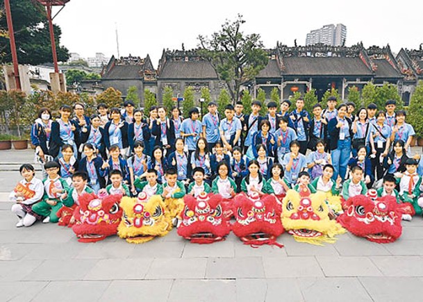 有約250名香港師生參與是次廣州、深圳考察團。