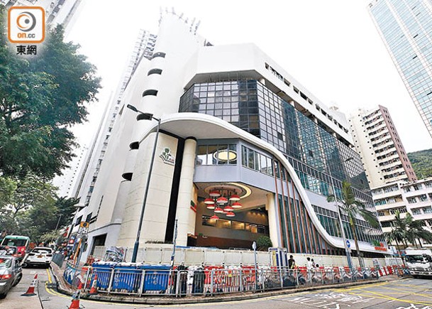 香港仔街市：香港仔街市翻新工程一拖再拖，使商戶及街坊大受影響。（李志湧攝）