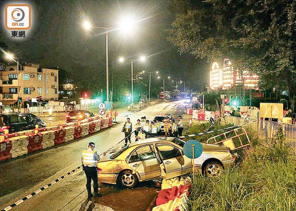 雨夜開工 掃欄撞水馬  62歲尼籍司機不治