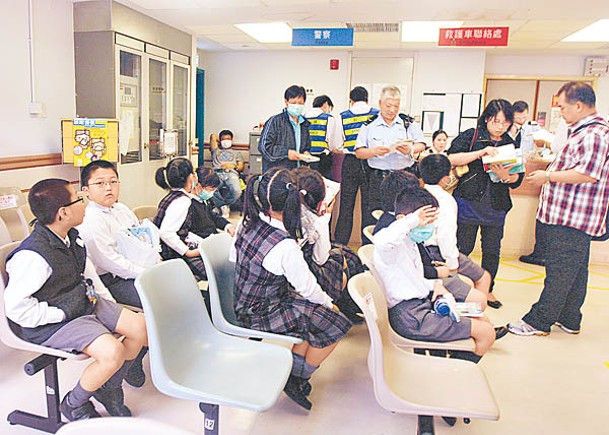 小學生出席率高過中學生。
