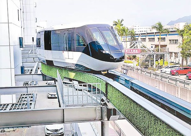 有議員曾建議本港引入內地無人駕駛列車「雲巴」。