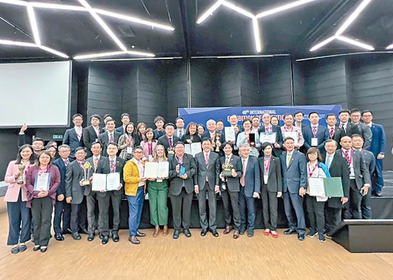 孫東於上周五下午前往瑞士日內瓦出席今年日內瓦國際發明展頒獎典禮，祝賀香港代表團勇奪佳績。