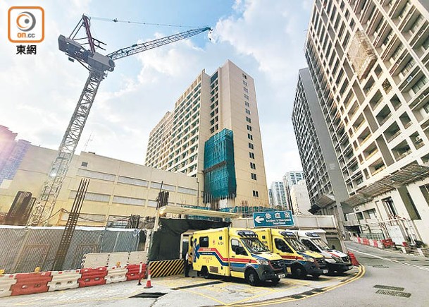 聯合醫院正進行擴建工程。