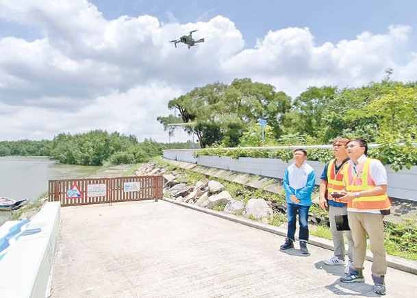 無人機隊協助日常河道檢查工作。