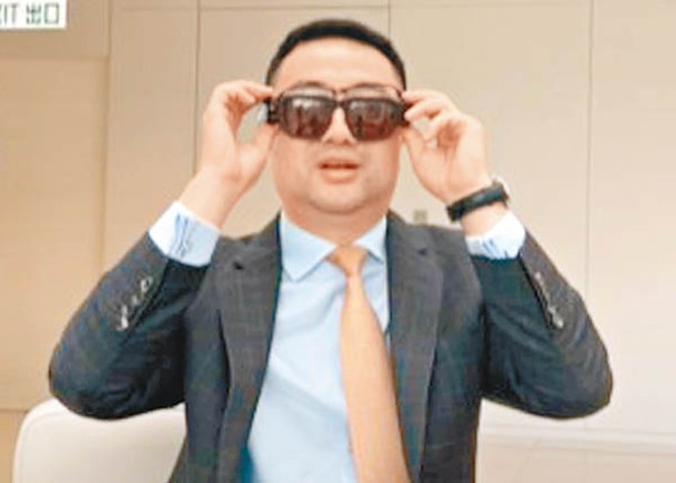 政情：尚海龍戴AI視障鏡  看樂齡科技發展