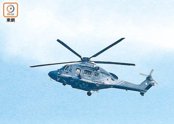 政府飛行服務隊直升機奉召協助。（余宏基攝）