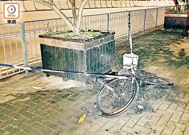 電動單車起火燒成廢鐵