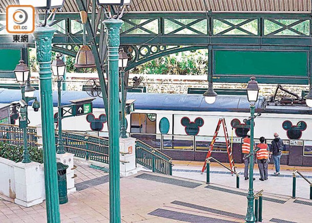 港鐵即日起加強迪士尼綫列車服務。