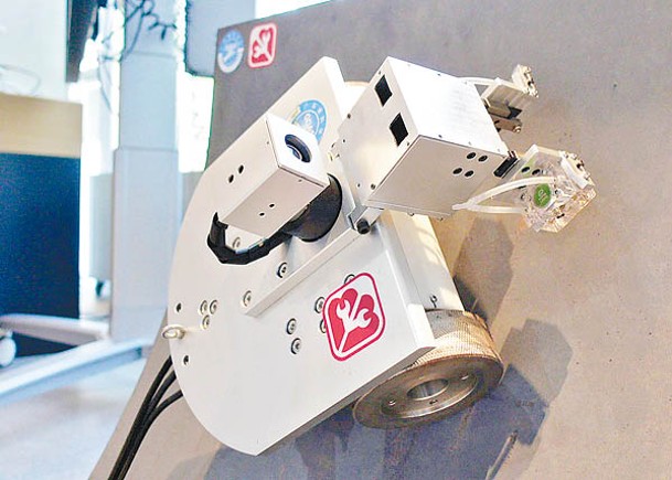 機電署的發明多次在日內瓦國際發明展獲獎。圖為智能缸車檢測機械人。