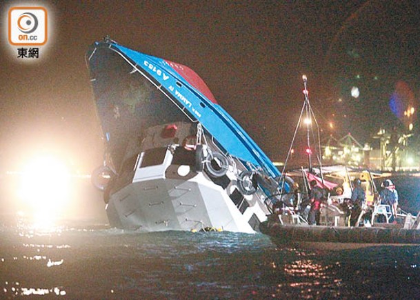 南丫海難發生在2012年10月1日。