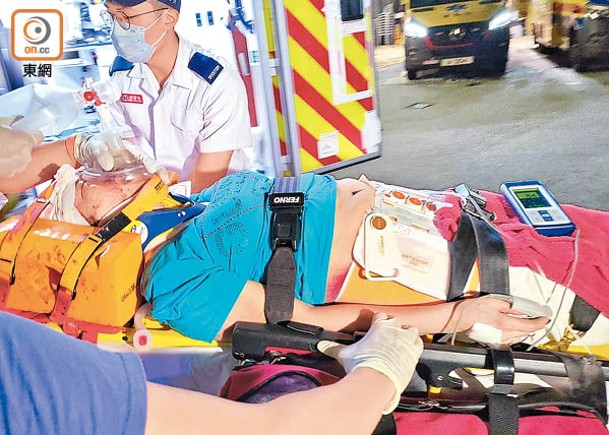 女傷者送院搶救。