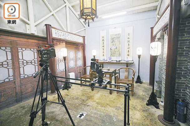 1931影棚模擬了香港經典電影場景，如《唐伯虎與秋香》。