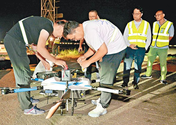 民航處昨利用小型無人機進行飛行校驗測試。