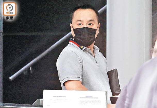趙俊名在本案被控4罪，因缺席應訊現遭通緝。