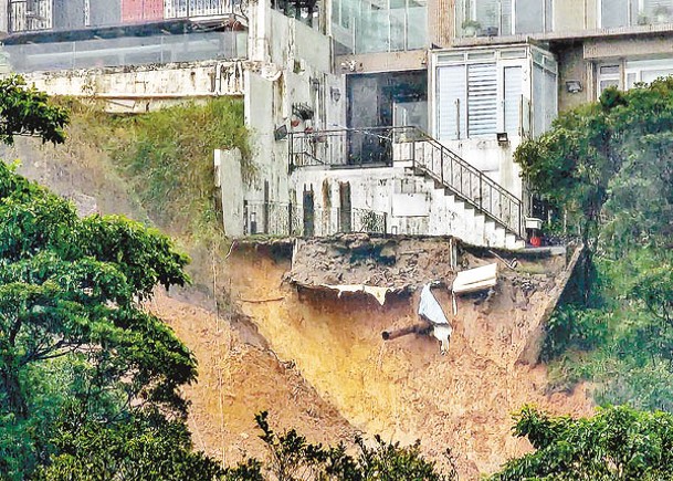 清水灣甘澍路冧山泥  8D號獨立屋證有僭建