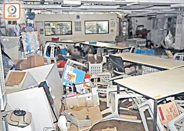 利民會職業復康服務中心遭受洪水嚴重破壞。（黃偉邦攝）