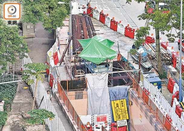樂華南邨行人隧道興建升降機項目工程延誤。