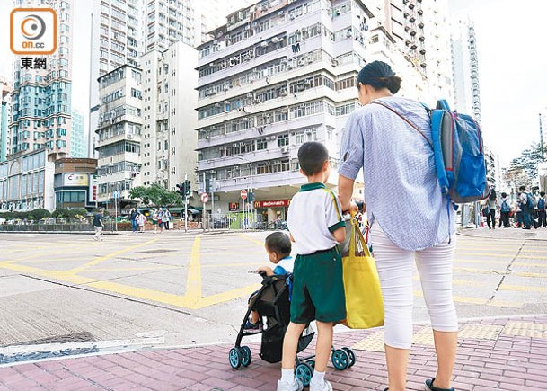 香港的幼兒照顧和課後託管名額不足。