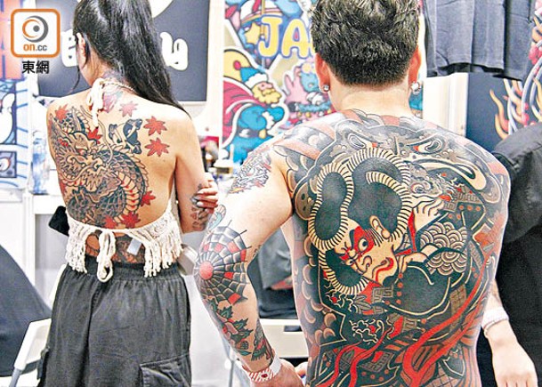 不少年輕人愛紋身，惟消委會指紋身可為市民帶來致敏及受病毒感染風險。