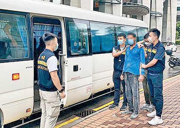 本港今年首10個月共有1241名非法入境者被捕，近八成為非華裔人士。