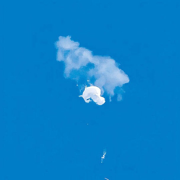 美國軍方在境內上空擊落中國高空氣球。