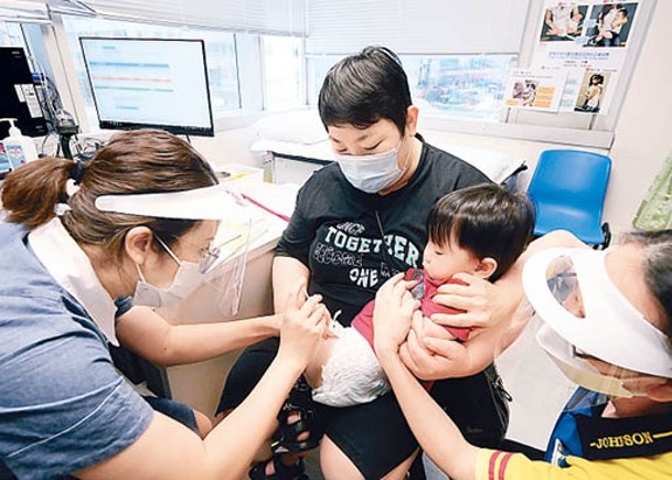 專家提醒家長應盡快帶子女接種疫苗。