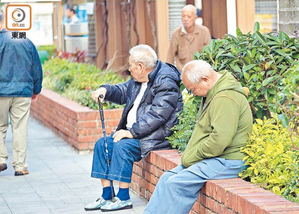 本港生活指數高，令長者退休生活大感壓力。