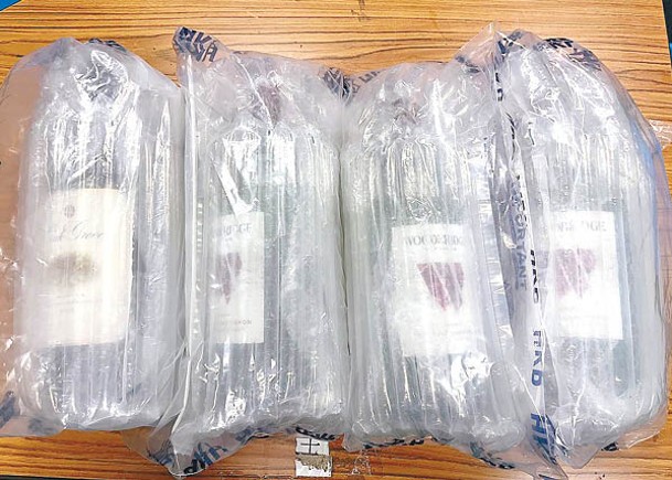 本港執法部門檢獲的懷疑液態可卡因。
