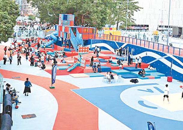 兒童遊樂設施及3人籃球場已於上周日對外開放。