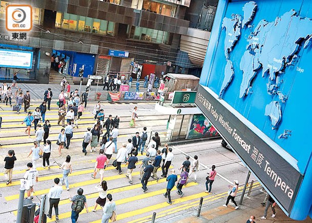 調查發現，近半香港僱主預算未來3個月將增加人手。