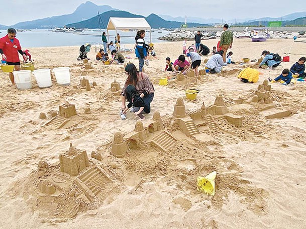 活動包括沙灘獵寶奇兵及童趣堆沙挑戰。