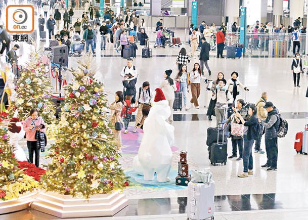 機管局料聖誕新年長假期日均逾16萬人次使用機場。