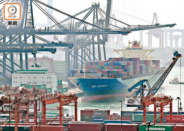 政府日前公布《海運及港口發展策略行動綱領》，欲振興本港港口服務業。