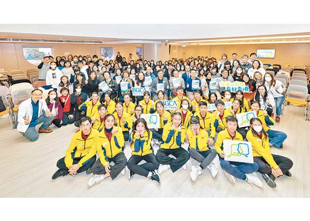 香港小童群益會推出「香港小特首計劃」，邀請多名學生撰寫《小小施政報告》。