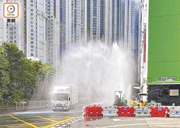 水管爆裂事件不時發生，既影響交通又造成不便。