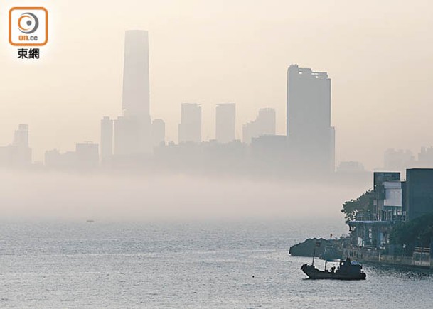 本港潮濕有霧，農曆新年天氣料再度轉冷。